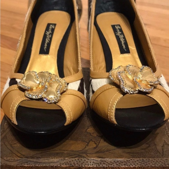 🤍NWOT Vintage Retro pumps Animal Pep Haircalf Rhinestone Embellish Brooch Pin - Picture 4 of 8